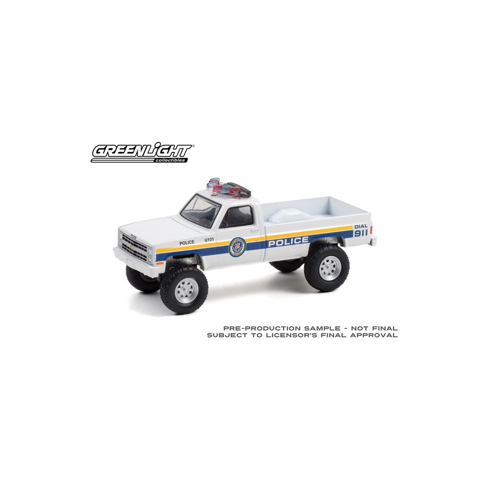 Greenlight Hobby Exclusive - 1986 Chevrolet M1008 Philadelphia Police