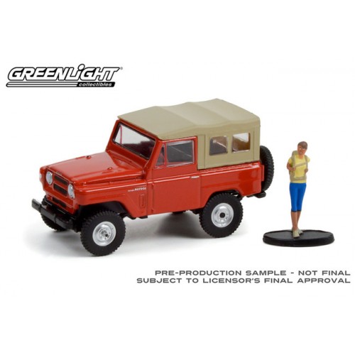 Greenlight The Hobby Shop Series 12 - 1975 Nissan Patrol with Packpacker Figure