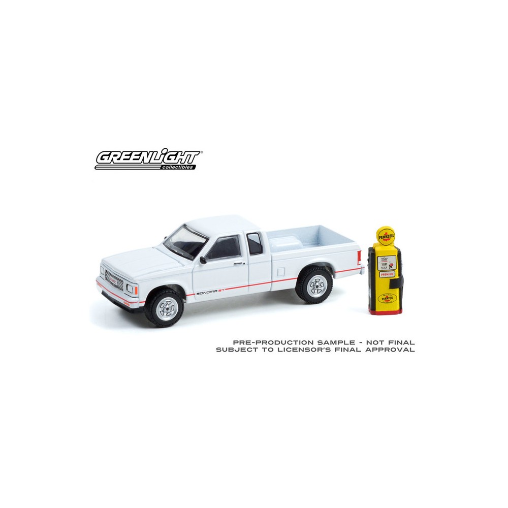 Greenlight The Hobby Shop Series 12 - 1991 GMC Sonoma ST with Vintage Gas Pump