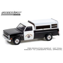 Greenlight Hobby Exclusive - 1987 Chevrolet C-10 with Camper Shell California Highway Patrol