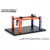 Greenlight Auto Body Shop Four Post Lifts Series 2 - Union 76