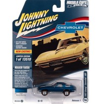 Johnny Lightning Muscle Cars USA 2022 Release 1A - 1967 Chevy Corvette 427