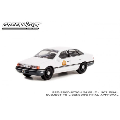 Greenlight Hot Pursuit Series 41 - 1990 Ford Taurus