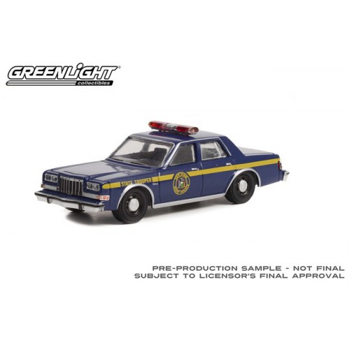 Greenlight Hot Pursuit Series 42 - 1985 Dodge Diplomat