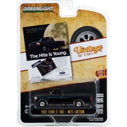 Greenlight Vintage Ad Cars Series 7 - 1992 Ford F-150 Nite Edition