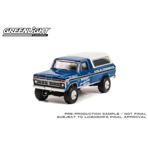 Greenlight Hobby Exclusive - 1974 Ford F-250 with Camper Shell Midwest Four Wheel Drive Center
